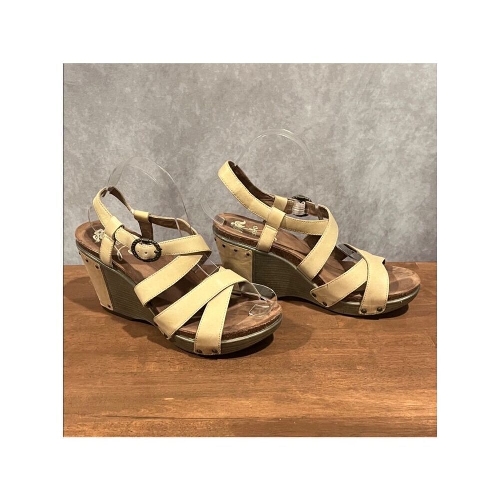 Dansko Tan Wedge Platform Sandals size 40 / 9.5-10